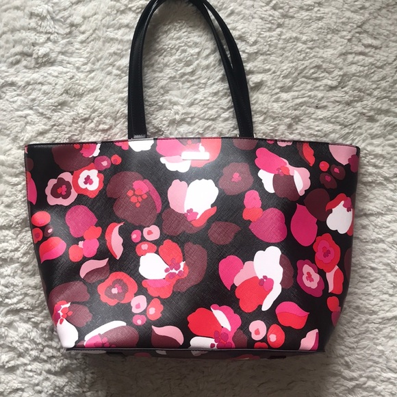 kate spade Handbags - Kate Spade Large Floral Shoulder Bag/Purse